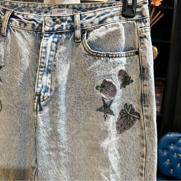 Forever 21 Embroidered Angel Doodle Jeans Size 29 - Picture 8 of 13